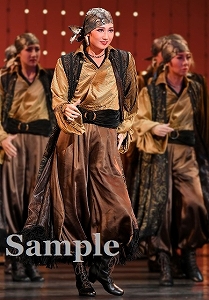 綺城ひか理 舞台写真／星組大劇場公演『めぐり会いは再び next generation―真夜中の依頼人―』『Gran Cantante!!』