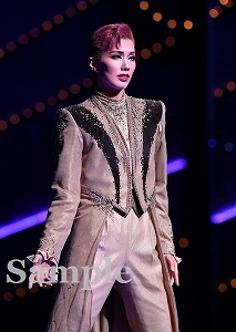 彩風咲奈 舞台写真／雪組東京公演『夢介千両みやげ』『Sensational!』