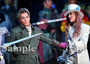 月城・鳳月 舞台写真／月組舞浜アンフィシアター公演『Rain on Neptune』