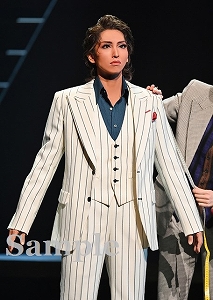 桜木みなと 舞台写真／宙組東京建物 Brillia HALL公演『カルト・ワイン』