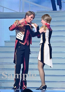 真風・潤 舞台写真／宙組東京ガーデンシアター公演『FLY WITH ME』