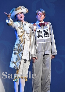 真風・芹香 舞台写真／宙組東京ガーデンシアター公演『FLY WITH ME』