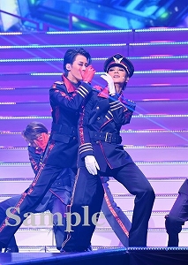 芹香・鷹翔 舞台写真／宙組東京ガーデンシアター公演『FLY WITH ME』