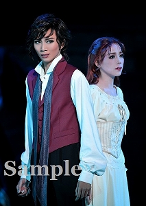 極美・小桜 舞台写真／星組宝塚バウホール公演『ベアタ・ベアトリクス』