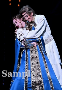 極美・舞空 舞台写真／星組大劇場公演『ディミトリ～曙光に散る、紫の花～』『JAGUAR BEAT―ジャガービート―』