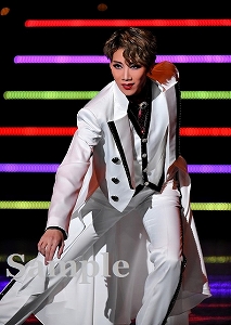 鷹翔千空 舞台写真／宙組宝塚バウホール公演『夢現の先に』