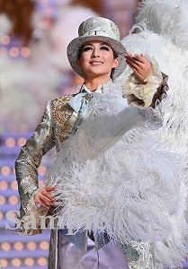 聖乃あすか 舞台写真／花組大劇場公演『うたかたの恋』『ENCHANTEMENT―華麗なる香水―』