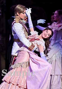 柚香・星風 舞台写真／花組大劇場公演『うたかたの恋』『ENCHANTEMENT―華麗なる香水―』