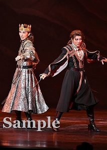 礼・綺城 舞台写真／星組東京公演『ディミトリ～曙光に散る、紫の花～』『JAGUAR BEAT―ジャガービート―』