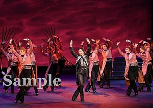 朝美　他 舞台写真／雪組KAAT神奈川芸術劇場公演『海辺のストルーエンセ』