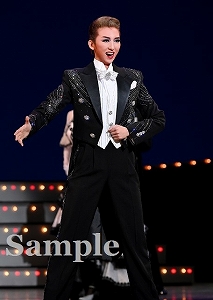 凪七瑠海 舞台写真／星組全国ツアー公演『バレンシアの熱い花』『パッション・ダムール・アゲイン！』