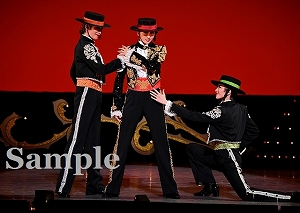 凪七・瀬央・極美 舞台写真／星組全国ツアー公演『バレンシアの熱い花』『パッション・ダムール・アゲイン！』