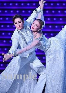 真風・潤 舞台写真／宙組東京公演『カジノ・ロワイヤル～我が名はボンド～』