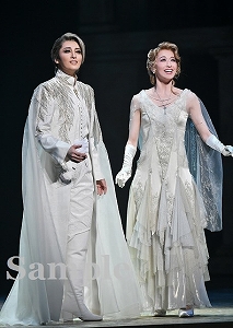 月城・海乃 舞台写真／月組東急シアターオーブ公演『DEATH TAKES A HOLIDAY』