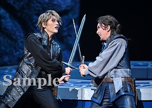 芹香・桜木 舞台写真／宙組東京建物 Brillia HALL公演『Xcalibur エクスカリバー』