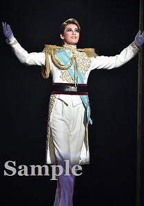 月城かなと 舞台写真／月組大劇場公演『フリューゲル―君がくれた