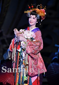 海乃美月 舞台写真／月組大劇場公演『フリューゲル―君がくれた翼―』『万華鏡百景色』