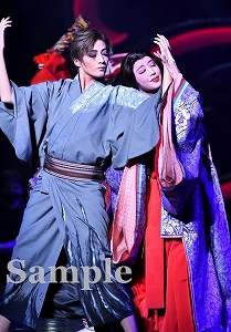 鳳月・天紫 舞台写真／月組大劇場公演『フリューゲル―君がくれた翼―』『万華鏡百景色』