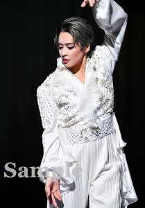 和希そら 舞台写真／雪組大劇場公演『ボイルド・ドイル・オンザ・トイル・トレイル』『FROZEN HOLIDAY』