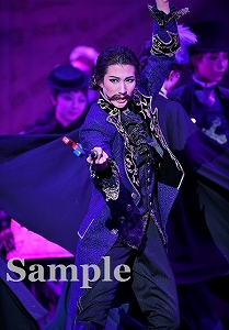 縣千 舞台写真／雪組大劇場公演『ボイルド・ドイル・オンザ・トイル・トレイル』『FROZEN HOLIDAY』