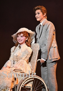 彩風・夢白 舞台写真／雪組大劇場公演『ボイルド・ドイル・オンザ・トイル・トレイル』『FROZEN HOLIDAY』