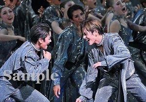 朝美・和希 舞台写真／雪組大劇場公演『ボイルド・ドイル・オンザ・トイル・トレイル』『FROZEN HOLIDAY』