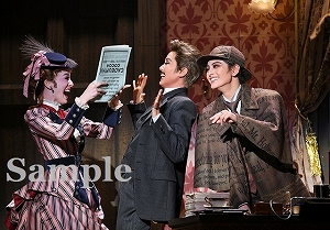 彩風・朝美・夢白 舞台写真／雪組大劇場公演『ボイルド・ドイル・オンザ・トイル・トレイル』『FROZEN HOLIDAY』