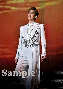 柚香光 舞台写真／花組昭和女子大学人見記念講堂公演『BE SHINING!!』