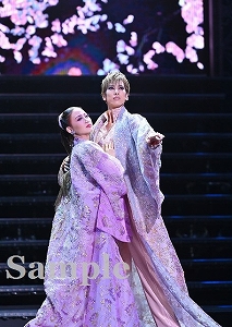 柚香・星風 舞台写真／花組昭和女子大学人見記念講堂公演『BE SHINING!!』