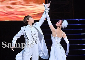 柚香・星風 舞台写真／花組昭和女子大学人見記念講堂公演『BE SHINING!!』