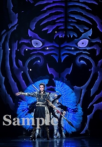 礼真琴 舞台写真／星組大劇場公演『RRR×TAKA″R″AZUKA～√Bheem～』『VIOLETOPIA』