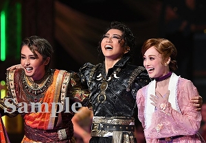 礼・暁・舞空 舞台写真／星組大劇場公演『RRR×TAKA″R″AZUKA～√Bheem～』『VIOLETOPIA』