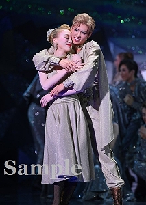 彩風・夢白 舞台写真／雪組東京公演『ボイルド・ドイル・オンザ・トイル・トレイル』『FROZEN HOLIDAY』