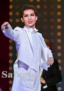 綺城ひか理 舞台写真／花組大劇場公演『アルカンシェル』