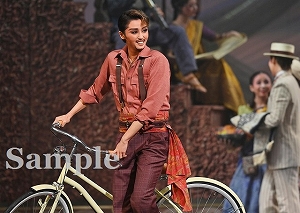 暁千星 舞台写真／星組東京公演『RRR×TAKA″R″AZUKA～√Bheem～』『VIOLETOPIA』