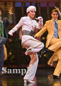 天飛華音 舞台写真／星組東京公演『RRR×TAKA″R″AZUKA～√Bheem～』『VIOLETOPIA』