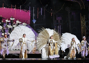 フィナーレ 舞台写真／星組東京公演『RRR×TAKA″R″AZUKA～√Bheem～』『VIOLETOPIA』