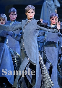 礼華はる 舞台写真／月組大劇場公演『Eternal Voice 消え残る想い』『Grande TAKARAZUKA 110!』