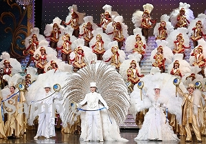 フィナーレ 舞台写真／月組大劇場公演『Eternal Voice 消え残る想い』『Grande TAKARAZUKA 110!』