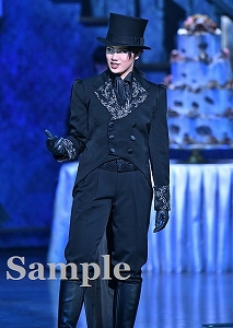 天飛華音 舞台写真／星組梅田芸術劇場シアター・ドラマシティ公演『夜明けの光芒』