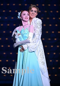 彩風・夢白 舞台写真/雪組大劇場公演『ベルサイユのばら』―フェルゼン編―