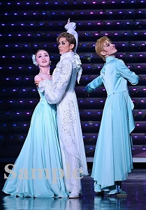彩風・朝美・夢白 舞台写真/雪組大劇場公演『ベルサイユのばら』―フェルゼン編―
