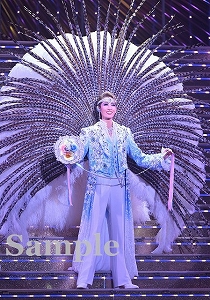 宝塚歌劇団　花組　永久輝せあ　舞台写真 永久輝せあ 舞台写真／花組大劇場公演『悪魔城ドラキュラ』『愛