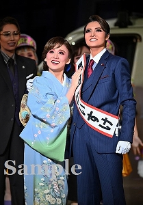 御剣・綾音 舞台写真／星組新人公演『記憶にございません！』