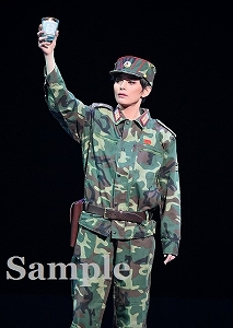 朝美絢 舞台写真／雪組東京建物 Brillia HALL公演『愛の不時着』