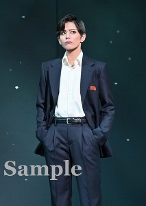 朝美絢 舞台写真／雪組東京建物 Brillia HALL公演『愛の不時着』