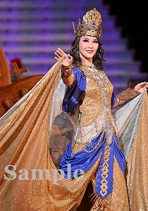 瑠風輝 舞台写真／宙組大劇場公演『宝塚110年の恋のうた』『Razzle Dazzle』