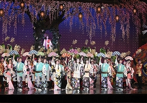 芹香　他 舞台写真／宙組大劇場公演『宝塚110年の恋のうた』『Razzle Dazzle』