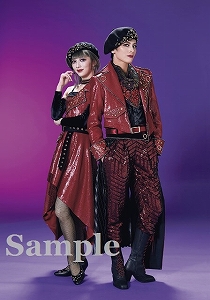 朝美・夢白 スチール写真／雪組『ROBIN THE HERO』『オーヴァチュア！』