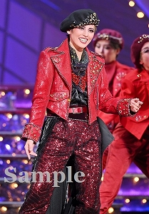 朝美絢 舞台写真／雪組大劇場公演『ROBIN THE HERO』『オーヴァチュア！』